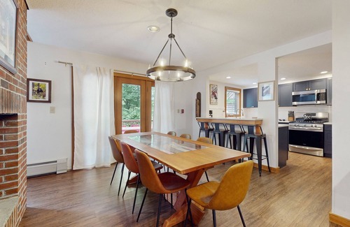 Plymouth Condo | Beautiful & Spacious Condo w/Pool, Lake Access - Close to Skiing