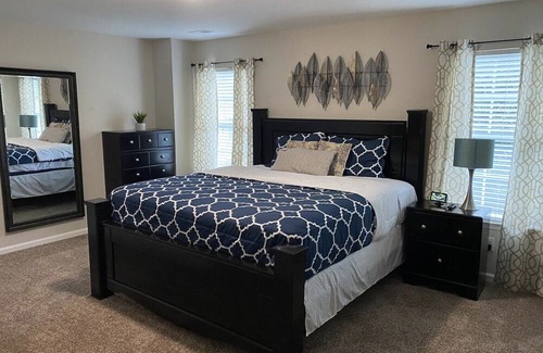 Sunset Road House | Beautiful Spacious Property in Charlotte NC