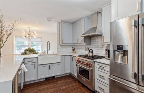 Springs House | Beautiful Springs Home Recently Redesigned - Gunite Pool - 5 Bedrooms!