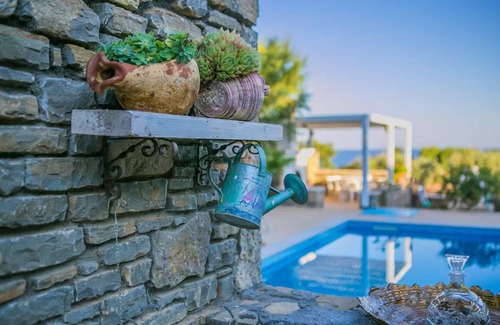Ierapetra Apartment | Beautiful stone house with pool near Ierapetra