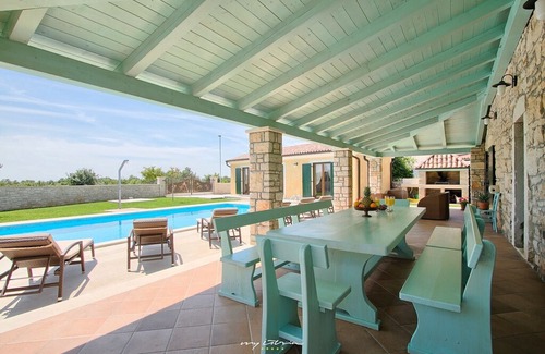 Radetici Villa | Beautiful stone villa with pool in Central Istria