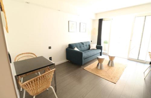 Cannes City Centre Apartment | Beautiful studio at the Grand Hotel Residence with sunny balcony 138
