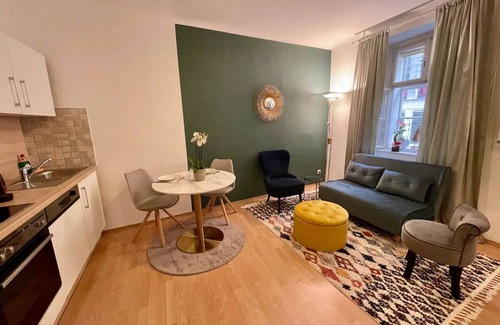 Wieden Apartment | Beautiful studio at the Naschmarkt, 5 minutes from the center and in an absolutely quiet location