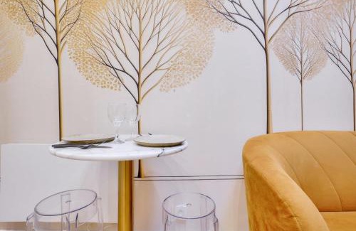 15th Arrondissement Apartment | Beautiful studio in small house near Eiffel Tower