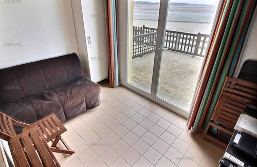 Le Crotoy Apartment | Beautiful Studio on the seafront and close to shops