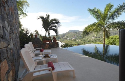 Playa Las Gatas House | Beautiful Studio Overlooking Playa La Ropa