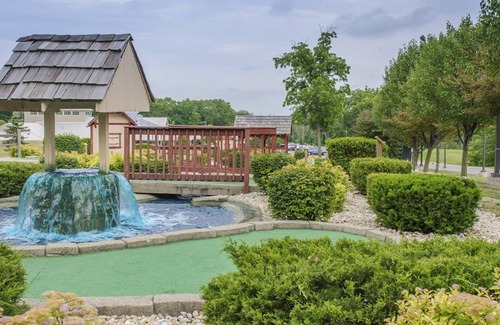 Sheridan Apartment | Beautiful studio unit at resort, sleeps 2