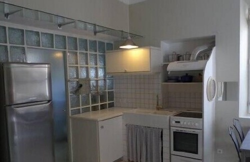 Sainte-Maxime City Centre Apartment | Beautiful Studio With Large Private Terrace. Sleeps2-4. 2 Mins To Beaches.
