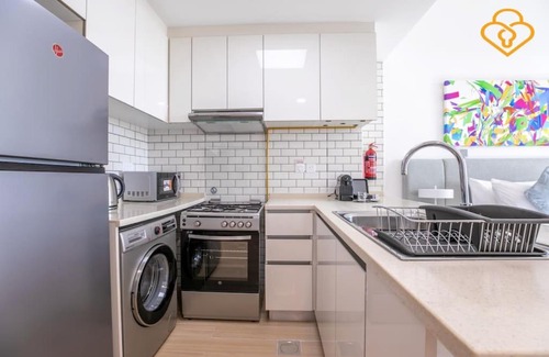 Al Satwa Apartment | Beautiful Studio walking to Metro & DWTC