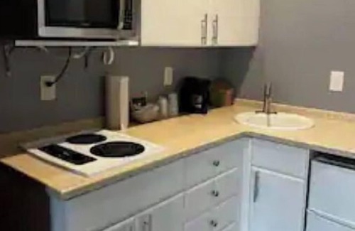 Naples Apartment | Beautiful studio with kitchenette, sauna and pool