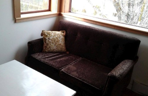 Nelson Bed & Breakfast | Beautiful Suite-Like Room Near Downtown
