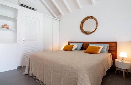 Cul de Sac Apartment | Beautiful suite S2, pool, sea view, Pinel Island