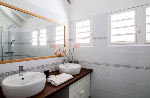 Cul de Sac Apartment | Beautiful suite S3, pool, sea view, Pinel Island