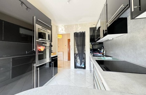 Royat Apartment | Beautiful T2 opposite the Royat spa and casino