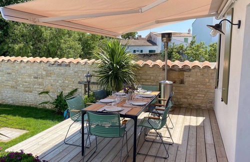 Loix House | Beautiful, tastefully decorated house in the heart of Loix