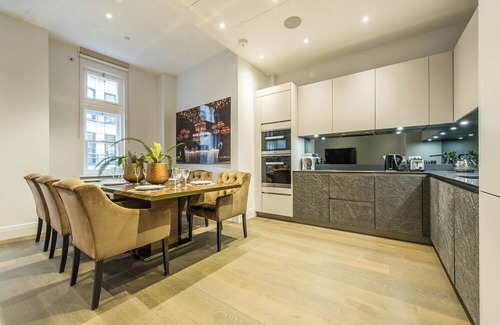 Holborn Apartment | Beautiful Three Bed apartment walking distance to Covent Garden