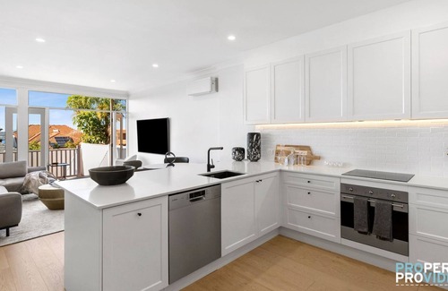 Mosman Apartment | Beautiful Three Bedroom Executive Apartment in Mosman