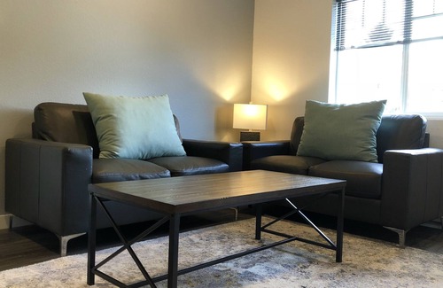 Sitka Apartment | Beautiful Three Bedroom, Two Bath with Mountain Views