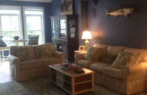 The Commons House | Beautiful Townhome in The Highly Acclaimed Community of Bayside