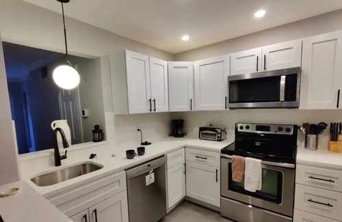 Fitler Square House | Beautiful Townhouse Near Rittenhouse With Parking, Patio, Deck & Gated Yard