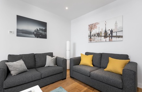 Peninsula House | Beautiful Townhouse near London's O2 Arena and Excel