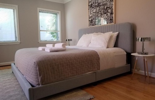 Fitler Square House | Beautiful Townhouse With Patio, Deck & Gated Yard