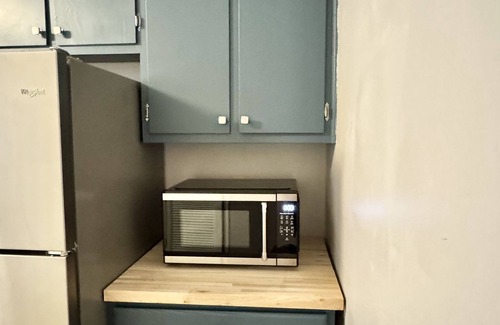 Olde Town Augusta Apartment | Beautiful Tree-Top Apartment Home with Expansive Two Bed, Two Bath En-suites.