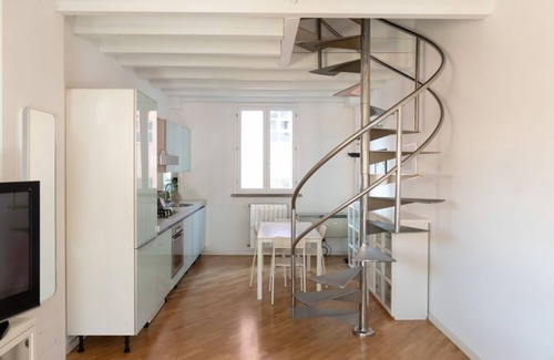 Dergano Apartment | Beautiful Two-Level One-Bedroom Apartment – Mirable PM