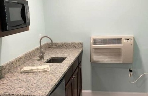 Ocean View Halifax Estates Condo | Beautiful Daytona Beach King Suite!