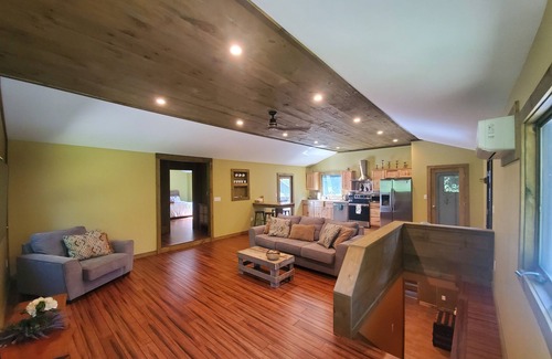 Tunkhannock Township House | Beautiful, quiet place in the woods