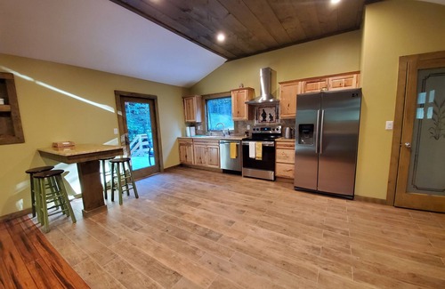 Tunkhannock Township House | Beautiful, quiet place in the woods