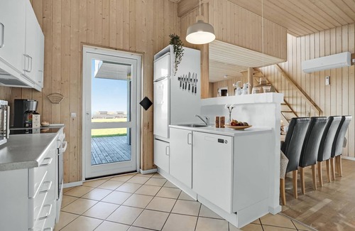 Faaborg House | Beautiful vacation home on South Funen with a view of the sea.