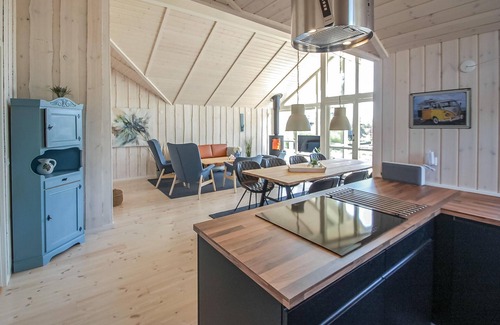 Skodshoved House | Beautiful vacation home on a well-kept natural plot, only 100 m walk from the child-friendly sandy b