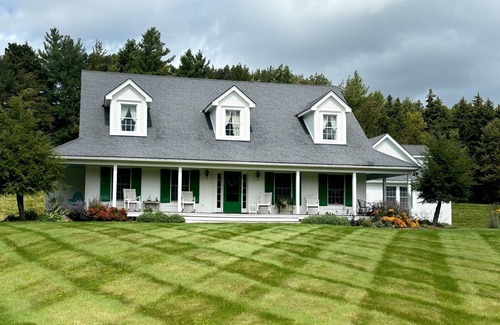 Warren House | Beautiful Vermont Farmhouse with views