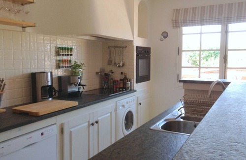 Cabasson Villa | Beautiful Villa With Pool and Gardens, just 10 mins walk to beach. 4/5 bedrooms