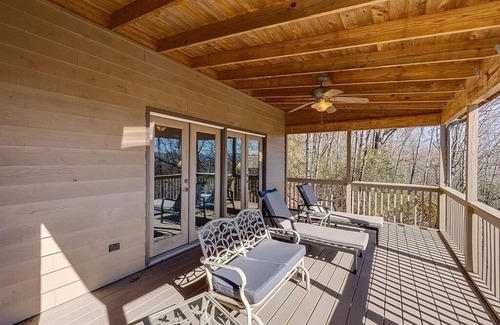 Franklin Cabin | BEAUTIFUL VIEW OF SMOKY MOUNTAINS