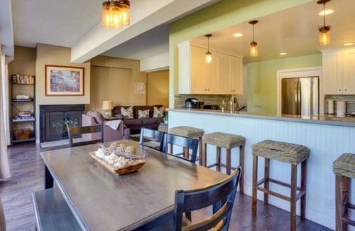 Avalon Condo | Beautiful views day and night!