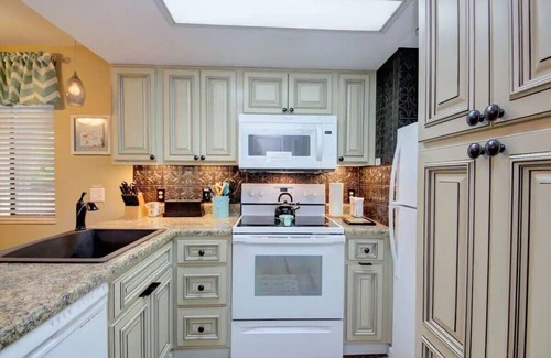 Pittman Center Condo | Beautiful views! Sleeps 2, Indoor Pool
