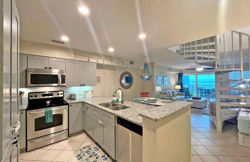 Pensacola Beach House | Beautiful views of Santa Rosa Sound, nicely-decorated 2-br/2.5-bath townhome