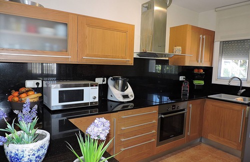 Les Tres Cales Ski Chalet | BEAUTIFUL VILLA WITH GARDEN AND POOL IN TRUE JORDI DE ALFAMA. CLOSE TO THE BEACH