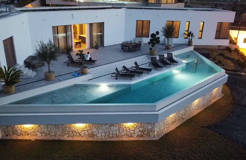 Zmijavci Villa | Beautiful Villa Estate di Pasqual 1