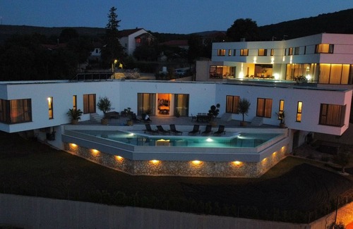 Zmijavci Villa | Beautiful Villa Estate di Pasqual 1