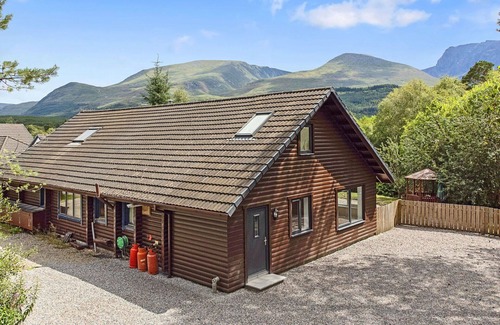 Torlundy House | Beautiful villa for 10 people with WIFI and pets allowed