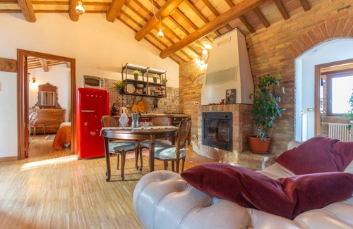 Collecorvino Villa | Beautiful villa for 6 guests with WIFI, A/C and terrace