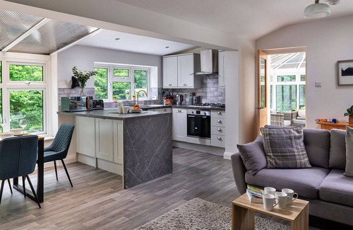 Rowen House | Beautiful villa for 5 people with WIFI and pets allowed