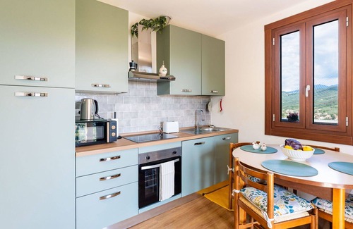 Garlenda House | Beautiful villa for 4 guests with A/C, terrace and pets allowed