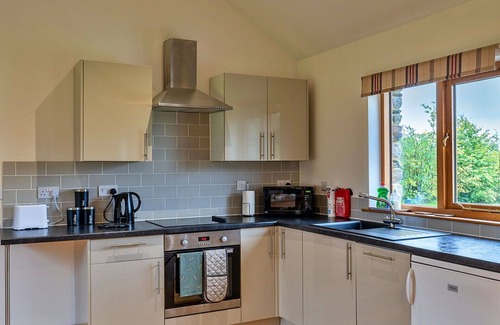 Liskeard House | Beautiful villa for 2 people with hot tub, WIFI and pets allowed