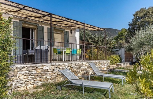 Rustrel House | Beautiful villa for 4 guests with WIFI, private pool, TV and terrace
