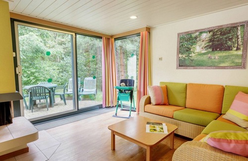 Lommel House | Beautiful villa for 4 guests with pool, WIFI, TV, terrace and parking