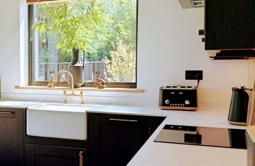 Howlett End House | Beautiful villa for 4 people with WIFI, TV and terrace